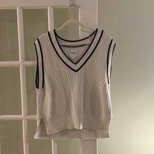 Abercrombie & Fitch Cream Knit V-Neck Sweater Vest with navy Trim